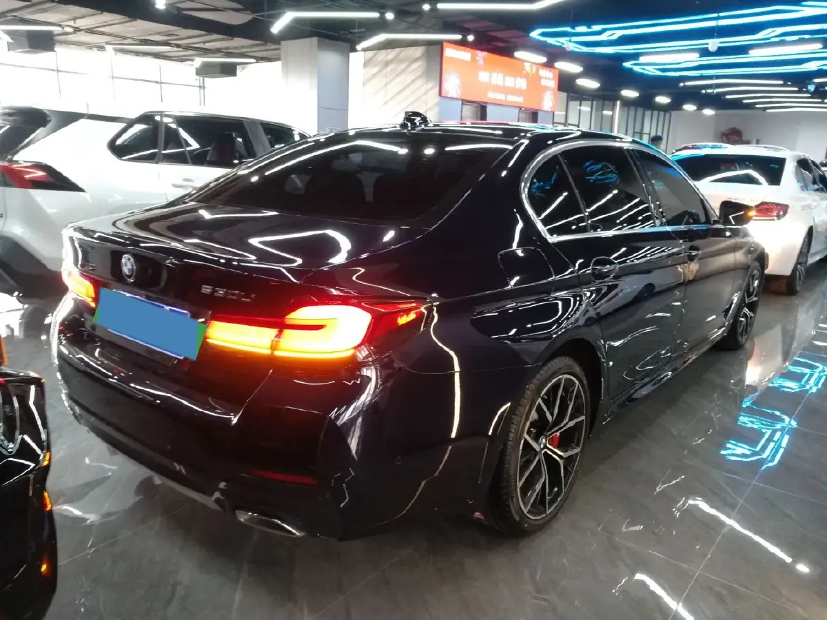 2023 BMW 5 Series 2.0T 245HP L4 8AT,autocango,china used car exporter,china ev exporter,chinese used car exporter,chinese used ev exporter