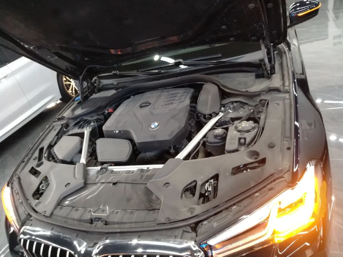 2023 BMW 5 Series 2.0T 245HP L4 8AT,autocango,china used car exporter,china ev exporter,chinese used car exporter,chinese used ev exporter