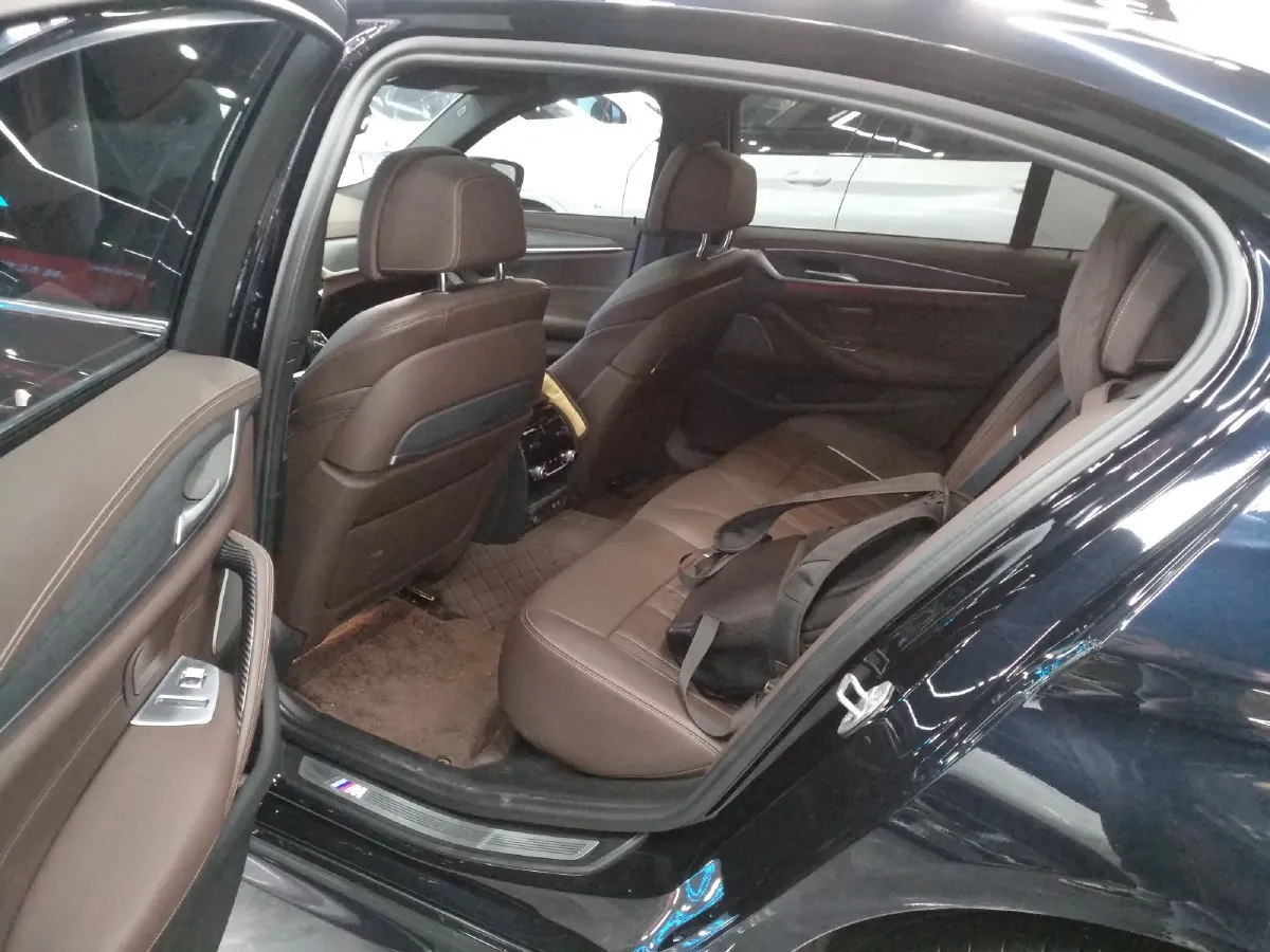 2023 BMW 5 Series 2.0T 245HP L4 8AT,autocango,china used car exporter,china ev exporter,chinese used car exporter,chinese used ev exporter