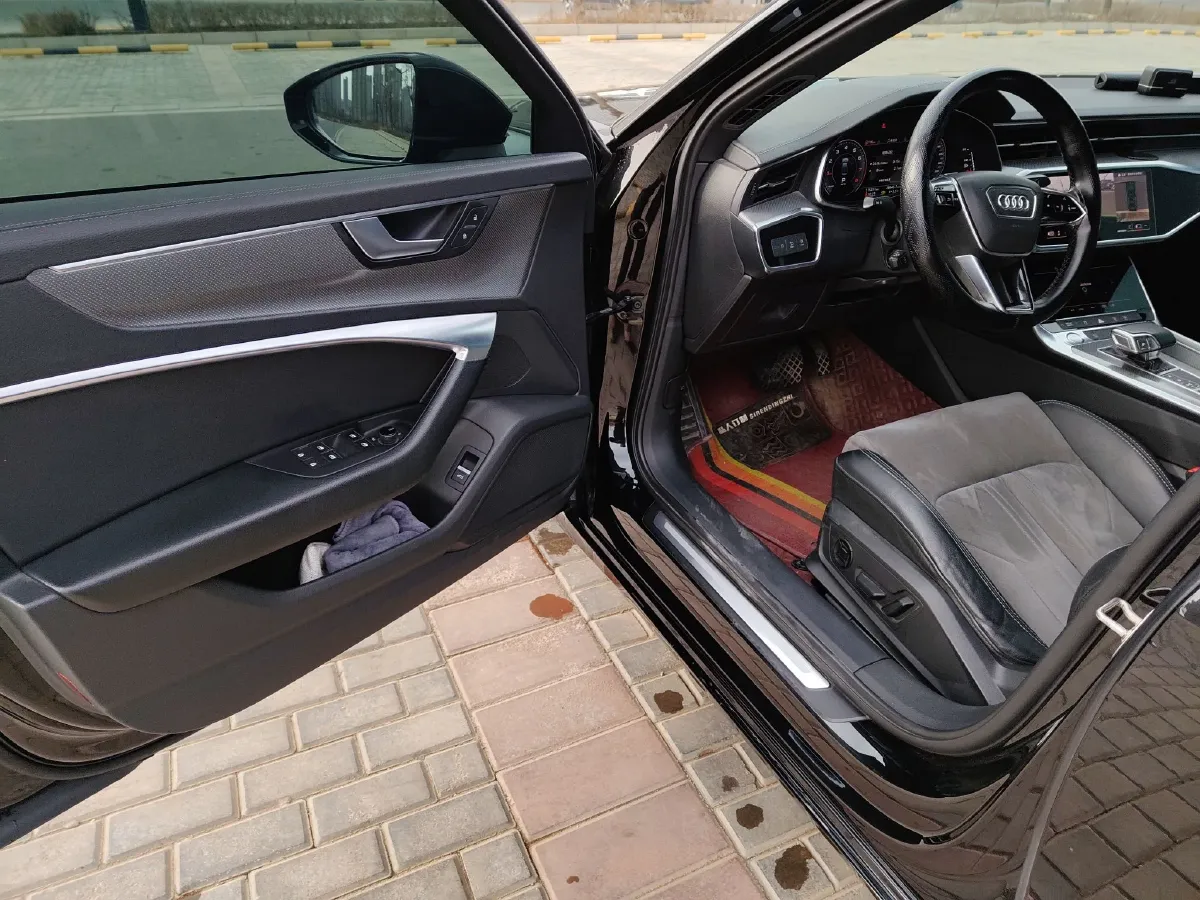 2020 Audi A6L 2.0T 190HP L4 7DCT,autocango,china used car exporter,china ev exporter,chinese used car exporter,chinese used ev exporter