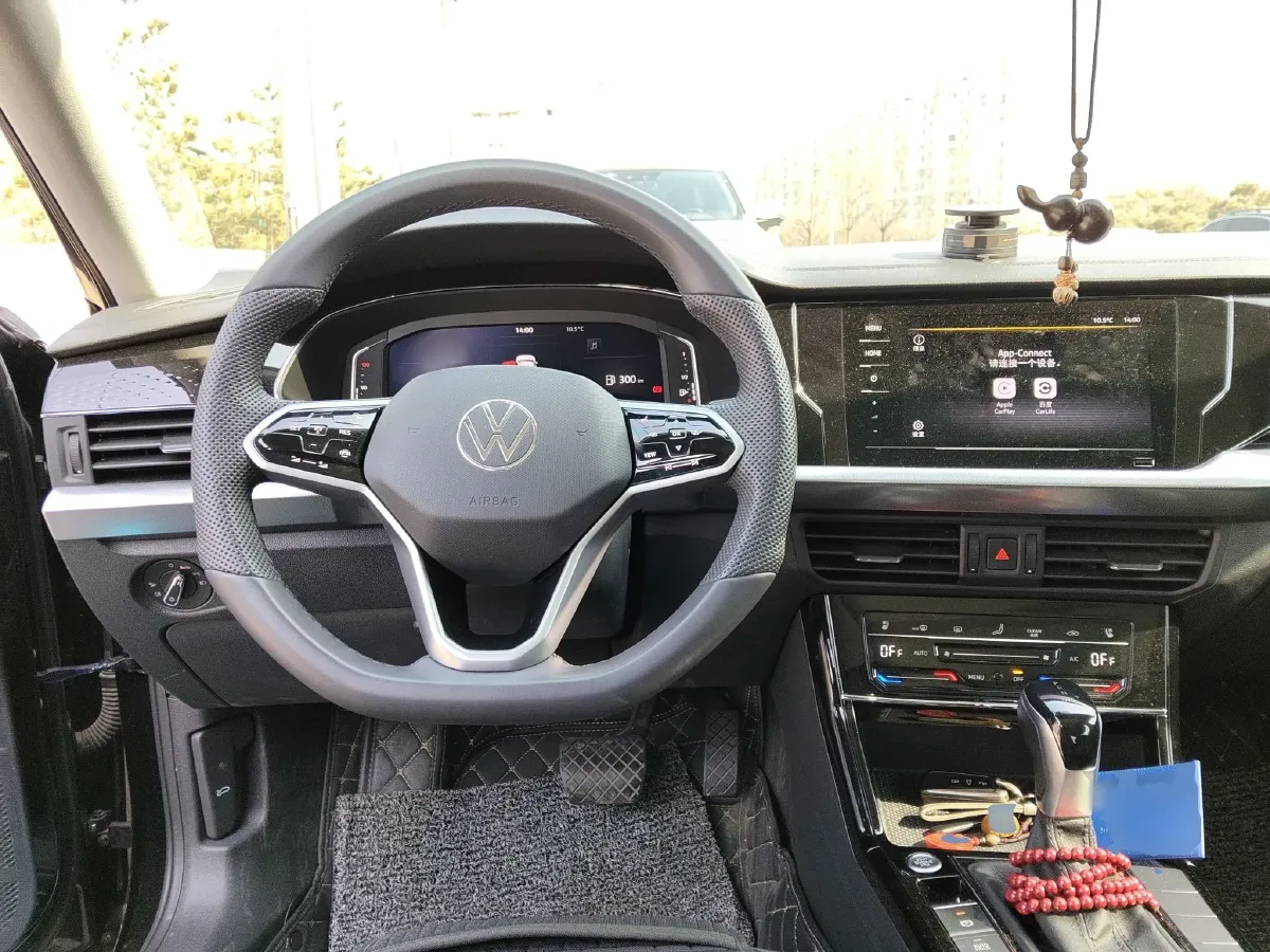 2024 Volkswagen Passat 2.0T 220HP L4 7DCT,autocango,china used car exporter,china ev exporter,chinese used car exporter,chinese used ev exporter