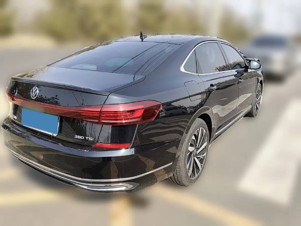 2024 Volkswagen Passat 2.0T 220HP L4 7DCT,autocango,china used car exporter,china ev exporter,chinese used car exporter,chinese used ev exporter