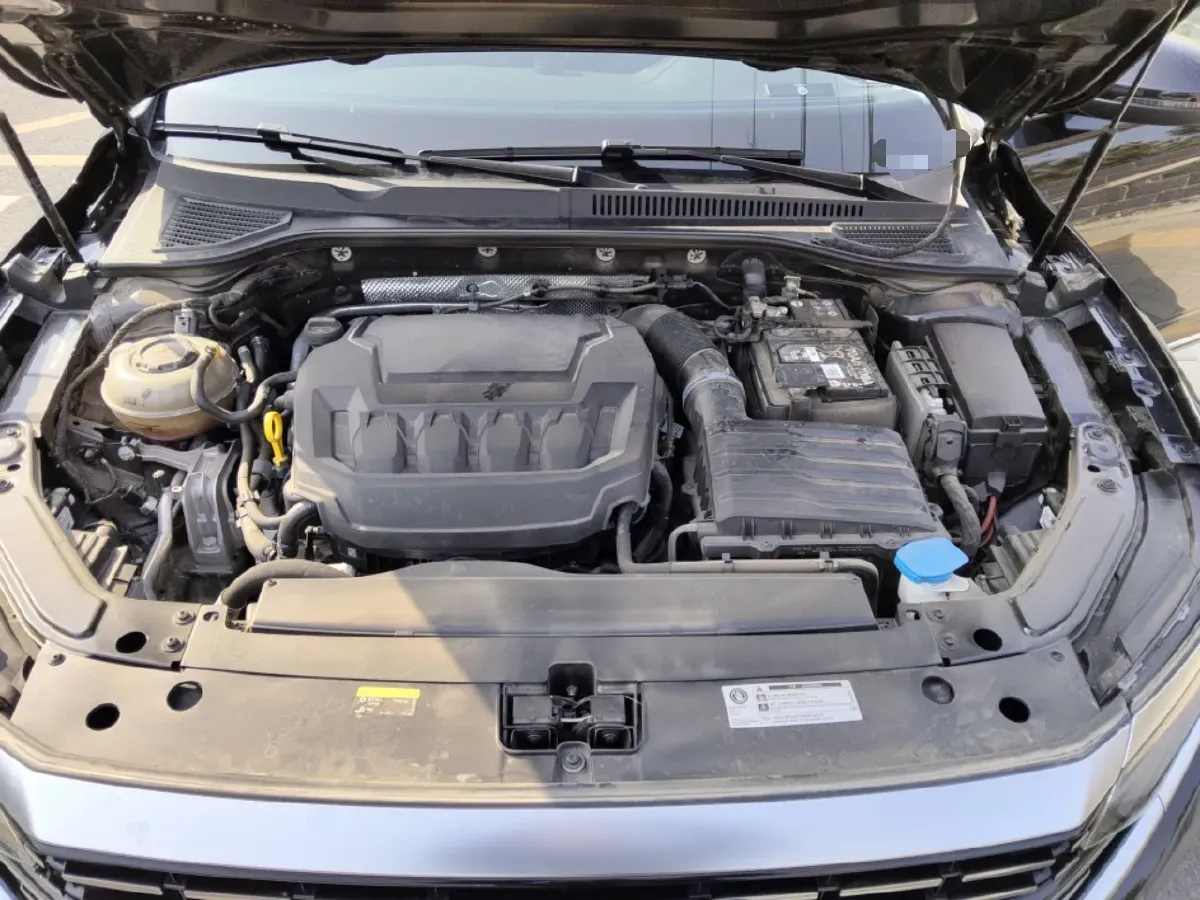 2024 Volkswagen Passat 2.0T 220HP L4 7DCT,autocango,china used car exporter,china ev exporter,chinese used car exporter,chinese used ev exporter