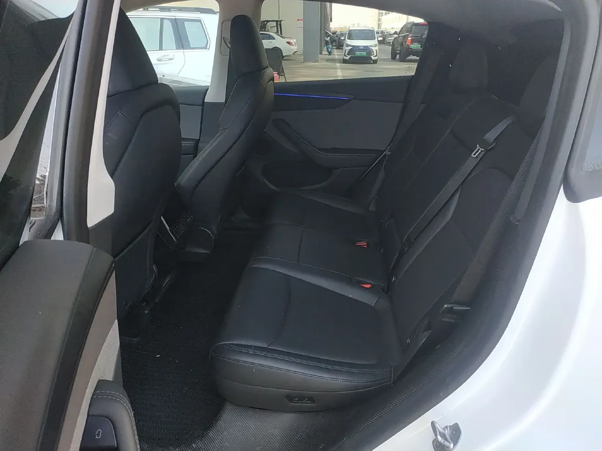 2025 Tesla Model Y BEV 62.5KWH,autocango,china used car exporter,china ev exporter,chinese used car exporter,chinese used ev exporter