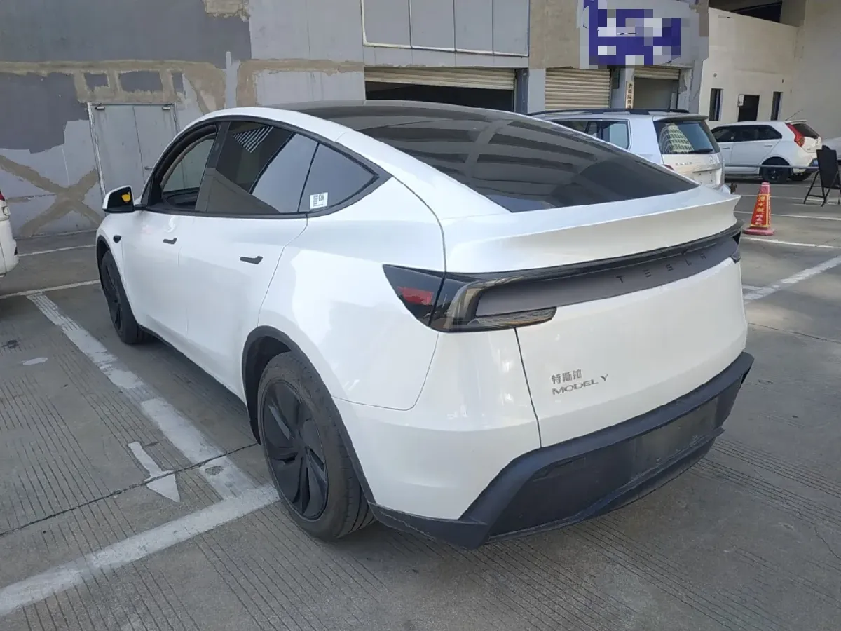2025 Tesla Model Y BEV 62.5KWH,autocango,china used car exporter,china ev exporter,chinese used car exporter,chinese used ev exporter