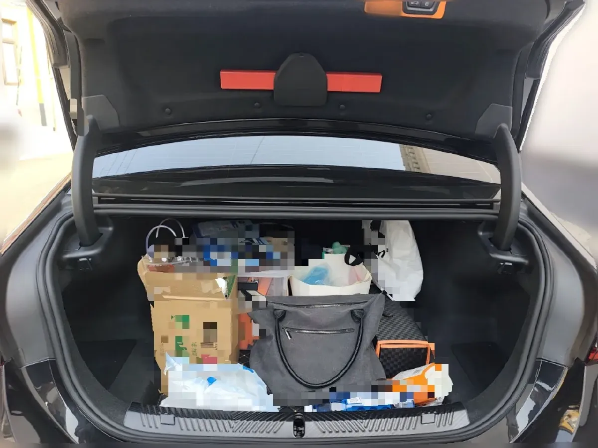 2026 BMW 5 Series 2.0T 258HP L4 8AT,autocango,china used car exporter,china ev exporter,chinese used car exporter,chinese used ev exporter