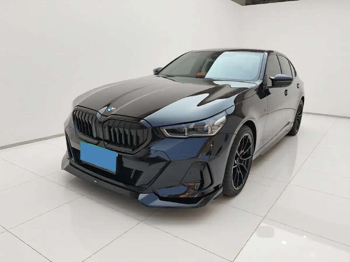 2026 BMW 5 Series 2.0T 258HP L4 8AT,autocango,china used car exporter,china ev exporter,chinese used car exporter,chinese used ev exporter