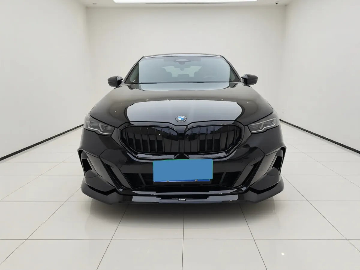 2026 BMW 5 Series 2.0T 258HP L4 8AT,autocango,china used car exporter,china ev exporter,chinese used car exporter,chinese used ev exporter