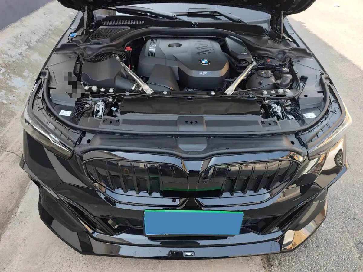 2026 BMW 5 Series 2.0T 258HP L4 8AT,autocango,china used car exporter,china ev exporter,chinese used car exporter,chinese used ev exporter