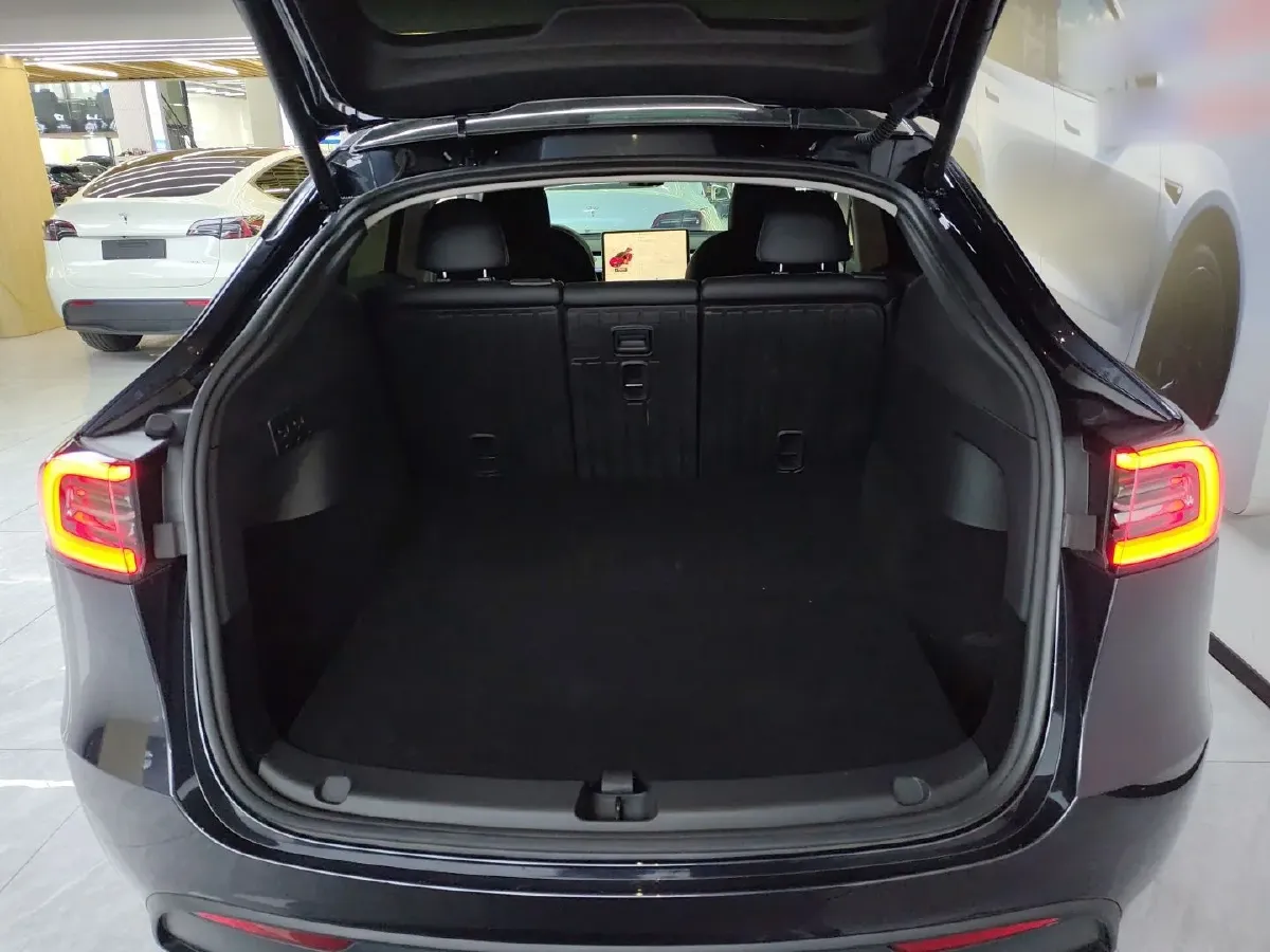 2024 Tesla Model Y BEV 60KWH,autocango,china used car exporter,china ev exporter,chinese used car exporter,chinese used ev exporter