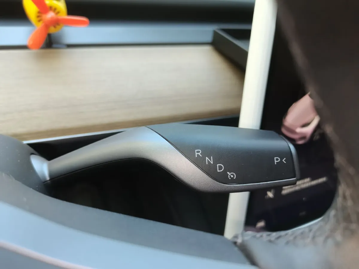 2022 Tesla Model Y BEV 60KWH,autocango,china used car exporter,china ev exporter,chinese used car exporter,chinese used ev exporter