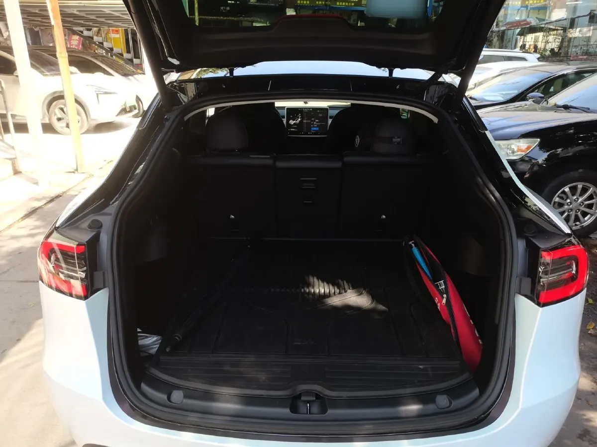 2022 Tesla Model Y BEV 60KWH,autocango,china used car exporter,china ev exporter,chinese used car exporter,chinese used ev exporter