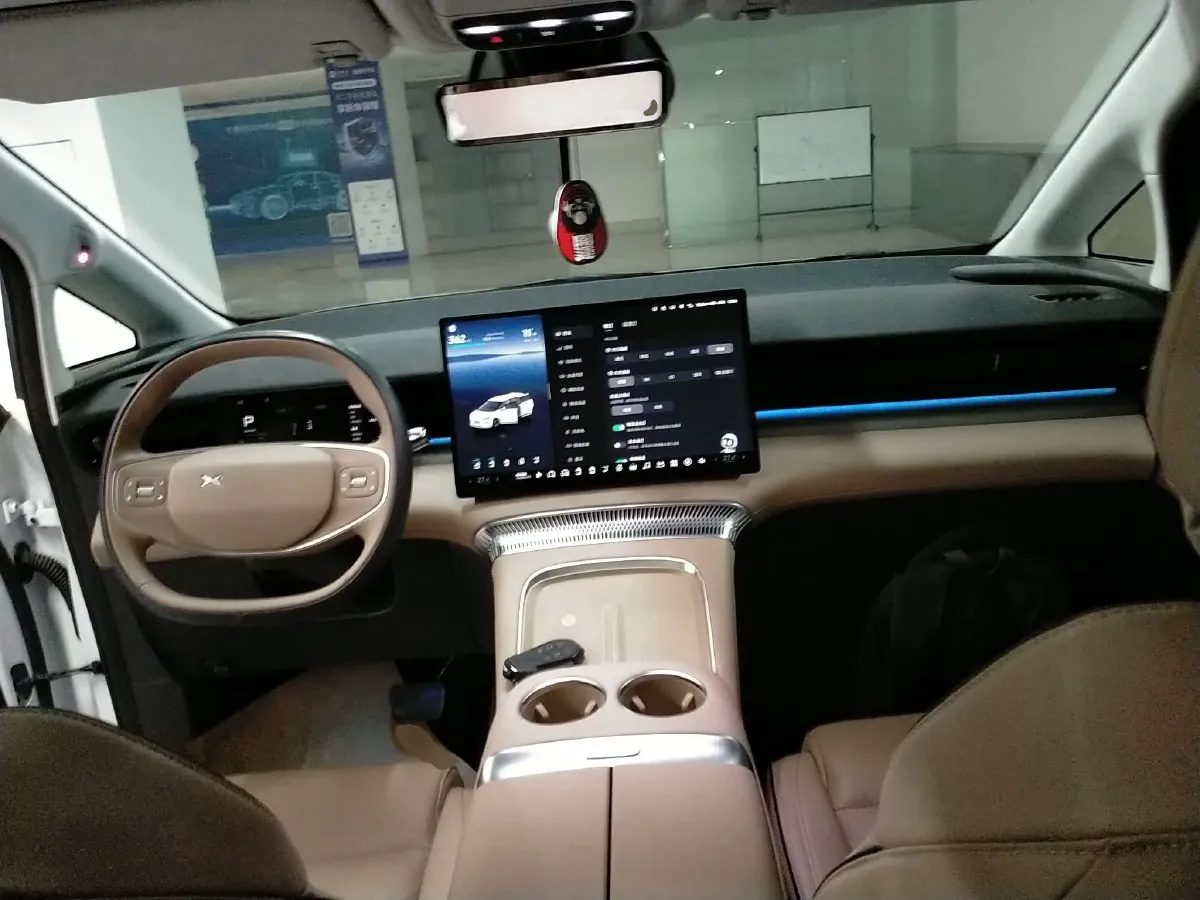 2024 Xpeng X9 BEV 101.5KWH,autocango,china used car exporter,china ev exporter,chinese used car exporter,chinese used ev exporter