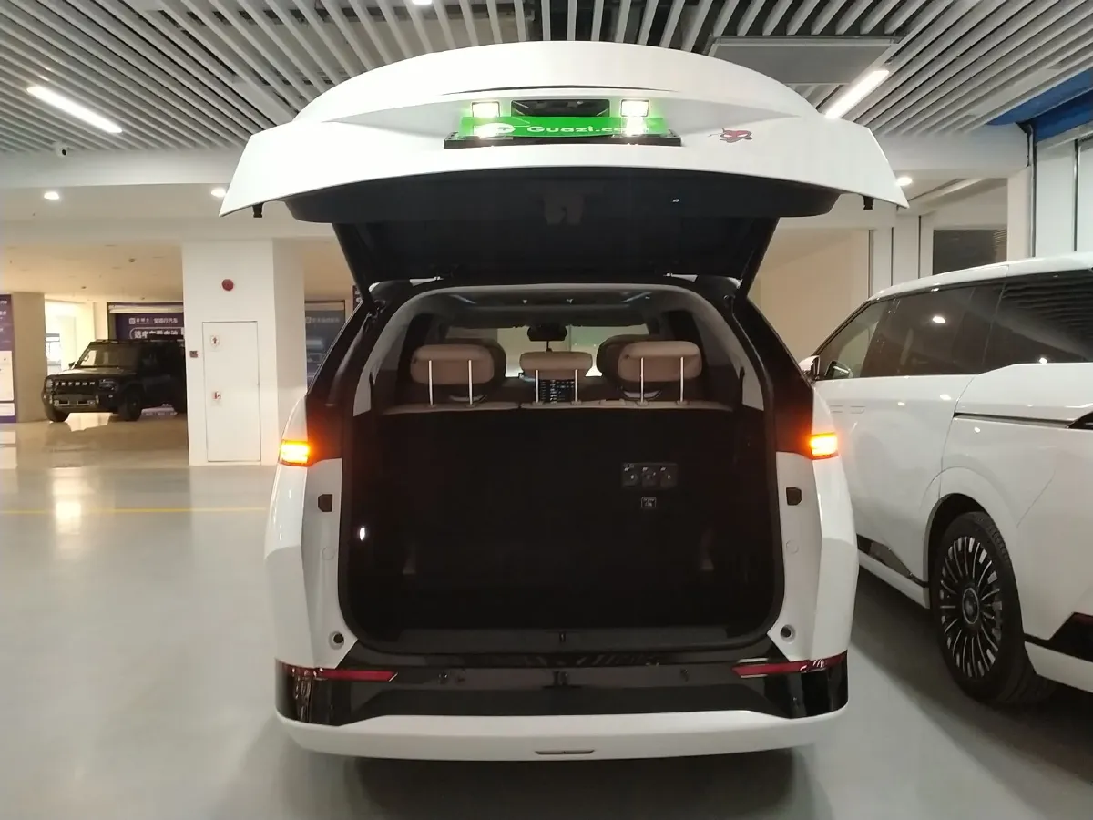 2024 Xpeng X9 BEV 101.5KWH,autocango,china used car exporter,china ev exporter,chinese used car exporter,chinese used ev exporter