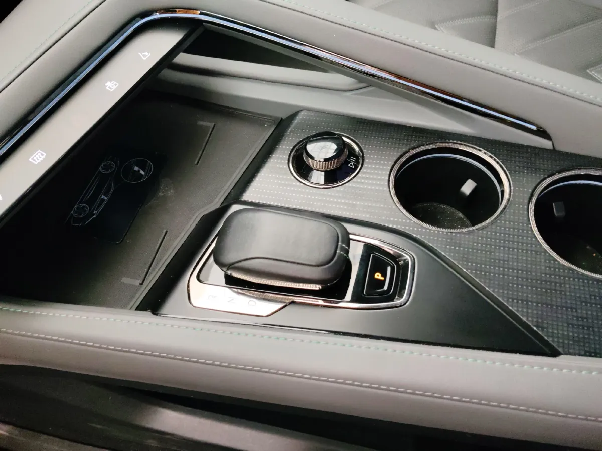 2022 Zeekr 001 BEV 100KWH,autocango,china used car exporter,china ev exporter,chinese used car exporter,chinese used ev exporter