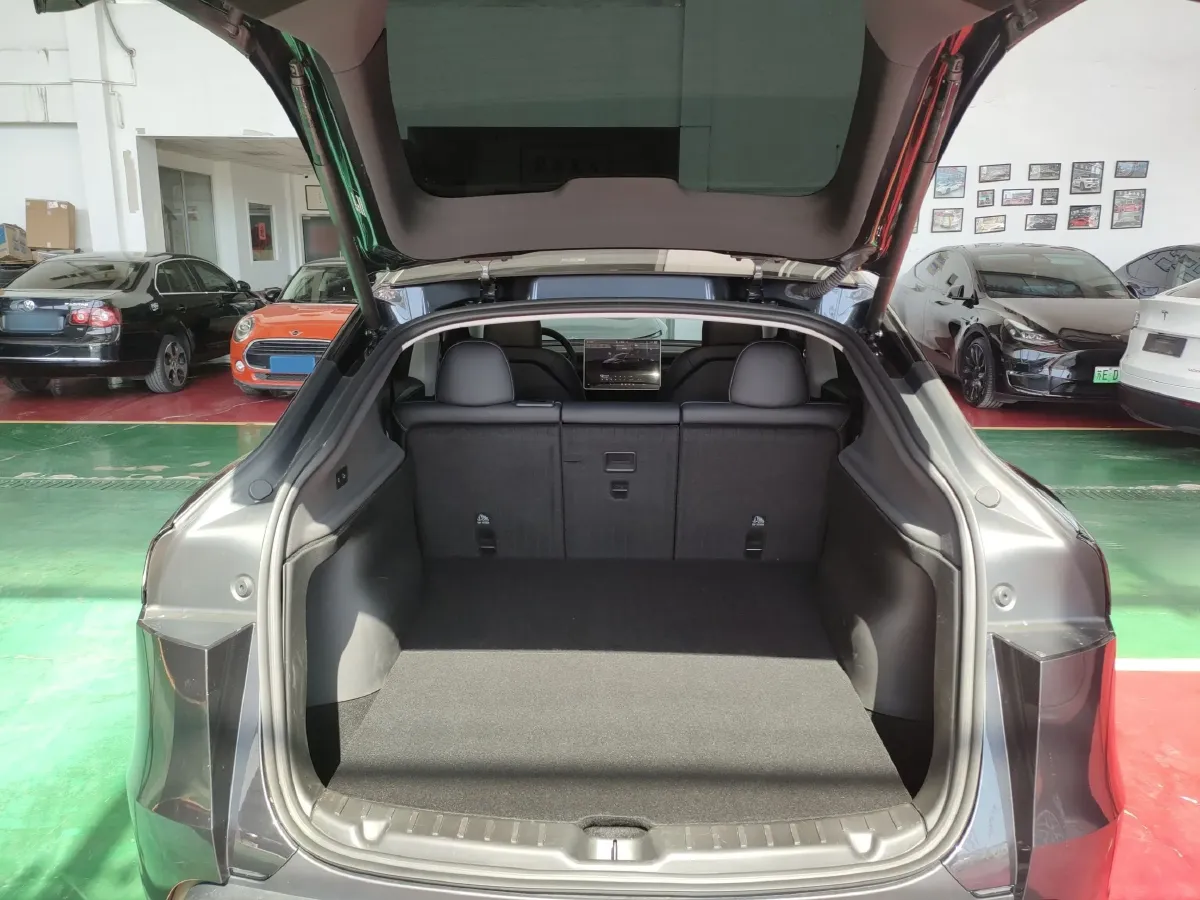 2025 Tesla Model Y BEV 62.5KWH,autocango,china used car exporter,china ev exporter,chinese used car exporter,chinese used ev exporter