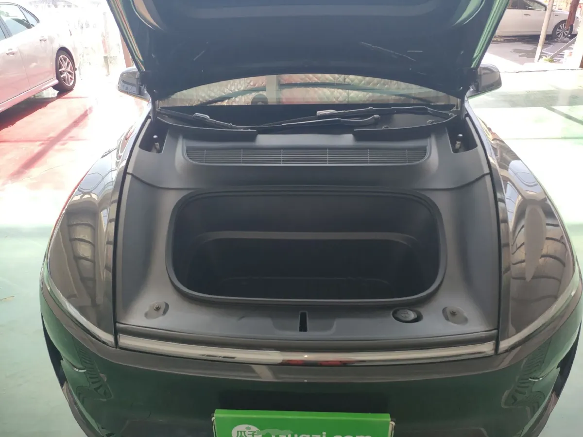 2025 Tesla Model Y BEV 62.5KWH,autocango,china used car exporter,china ev exporter,chinese used car exporter,chinese used ev exporter