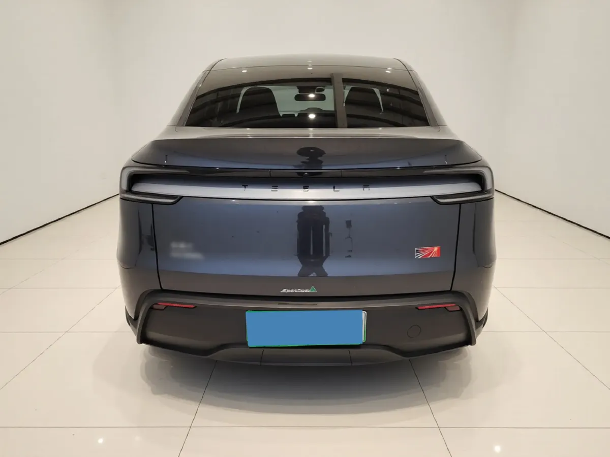 2025 Tesla Model Y BEV 62.5KWH,autocango,china used car exporter,china ev exporter,chinese used car exporter,chinese used ev exporter