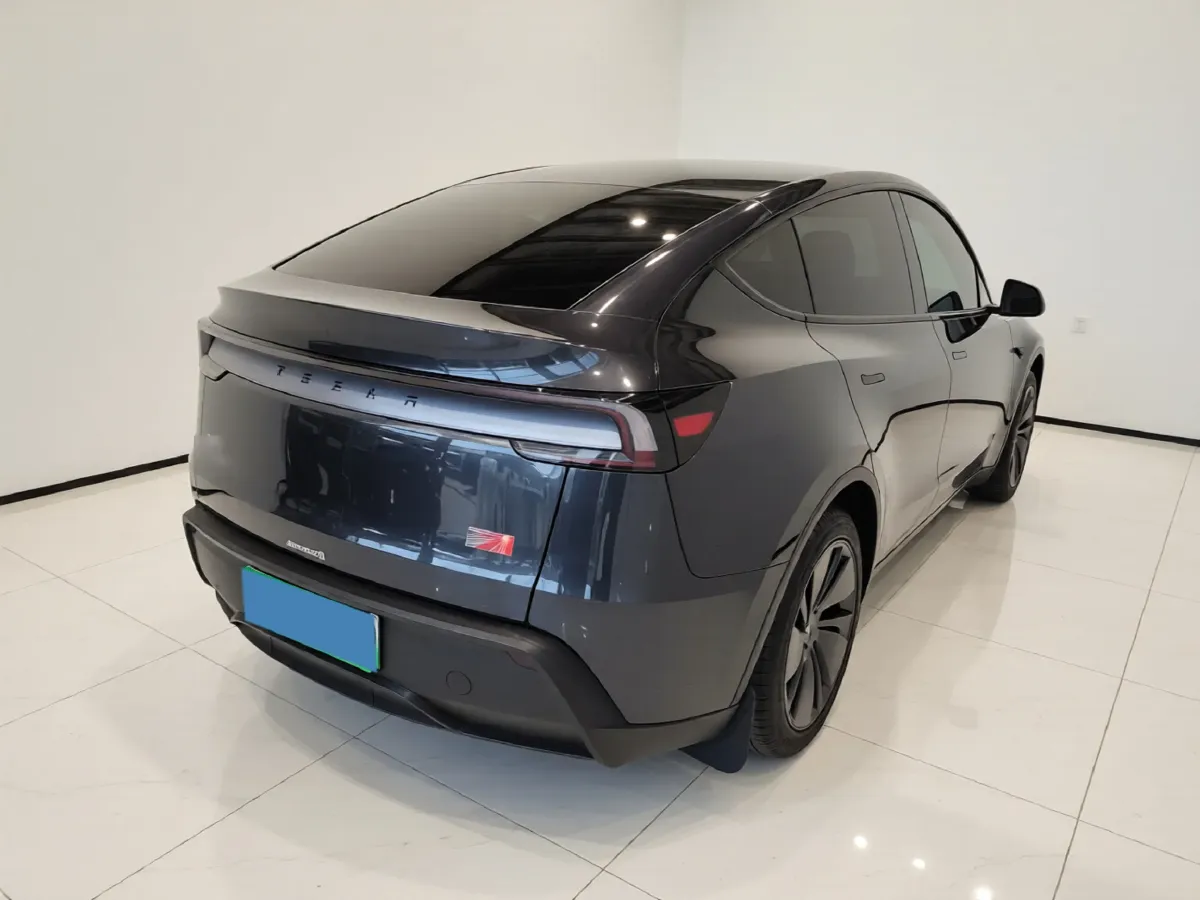2025 Tesla Model Y BEV 62.5KWH,autocango,china used car exporter,china ev exporter,chinese used car exporter,chinese used ev exporter