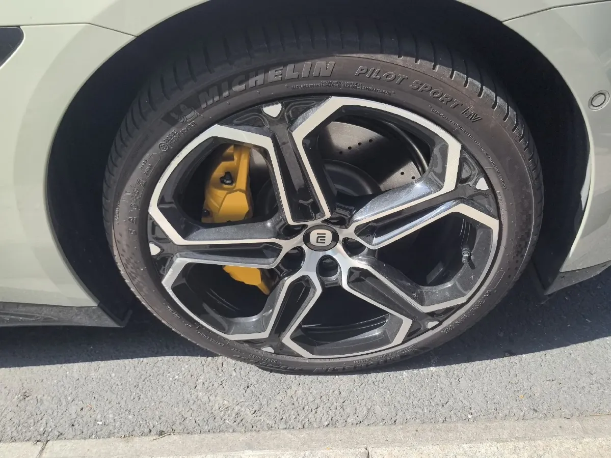 2024 MI SU7 BEV 94.3KWH,autocango,china used car exporter,china ev exporter,chinese used car exporter,chinese used ev exporter