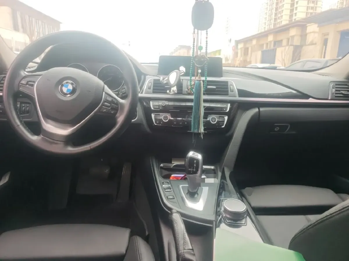 2019 BMW 3 Series 2.0T 184HP L4 8AT,autocango,china used car exporter,china ev exporter,chinese used car exporter,chinese used ev exporter