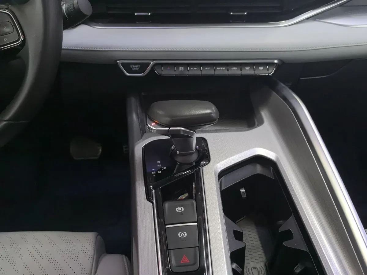 2021 Geely Preface 2.0T 190HP L4 7DCT,autocango,china used car exporter,china ev exporter,chinese used car exporter,chinese used ev exporter