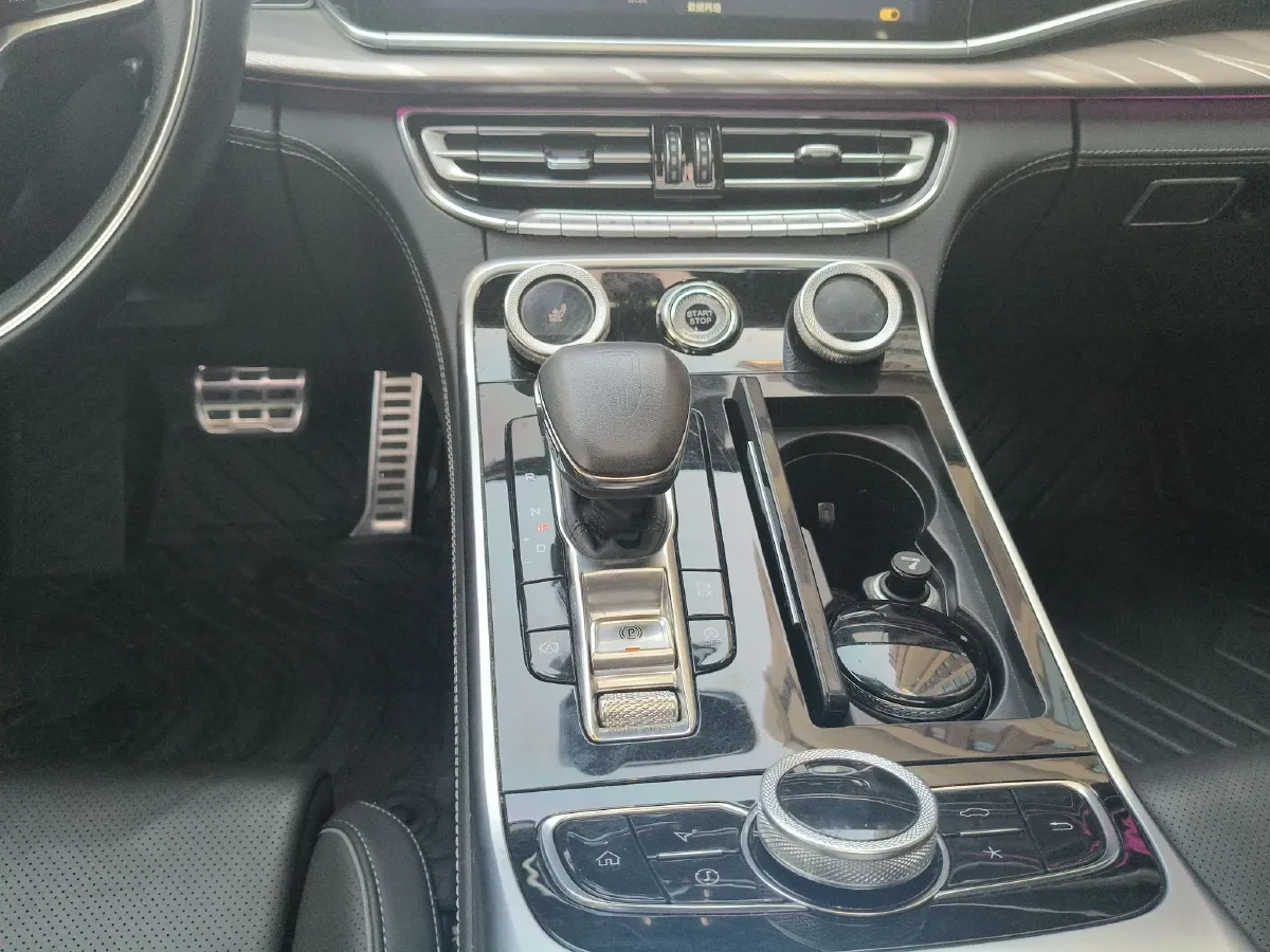 2020 HongQi H9 2.0T 252HP L4 7DCT,autocango,china used car exporter,china ev exporter,chinese used car exporter,chinese used ev exporter