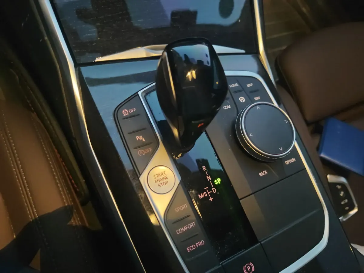 2020 BMW 3 Series 2.0T 184HP L4 8AT,autocango,china used car exporter,china ev exporter,chinese used car exporter,chinese used ev exporter