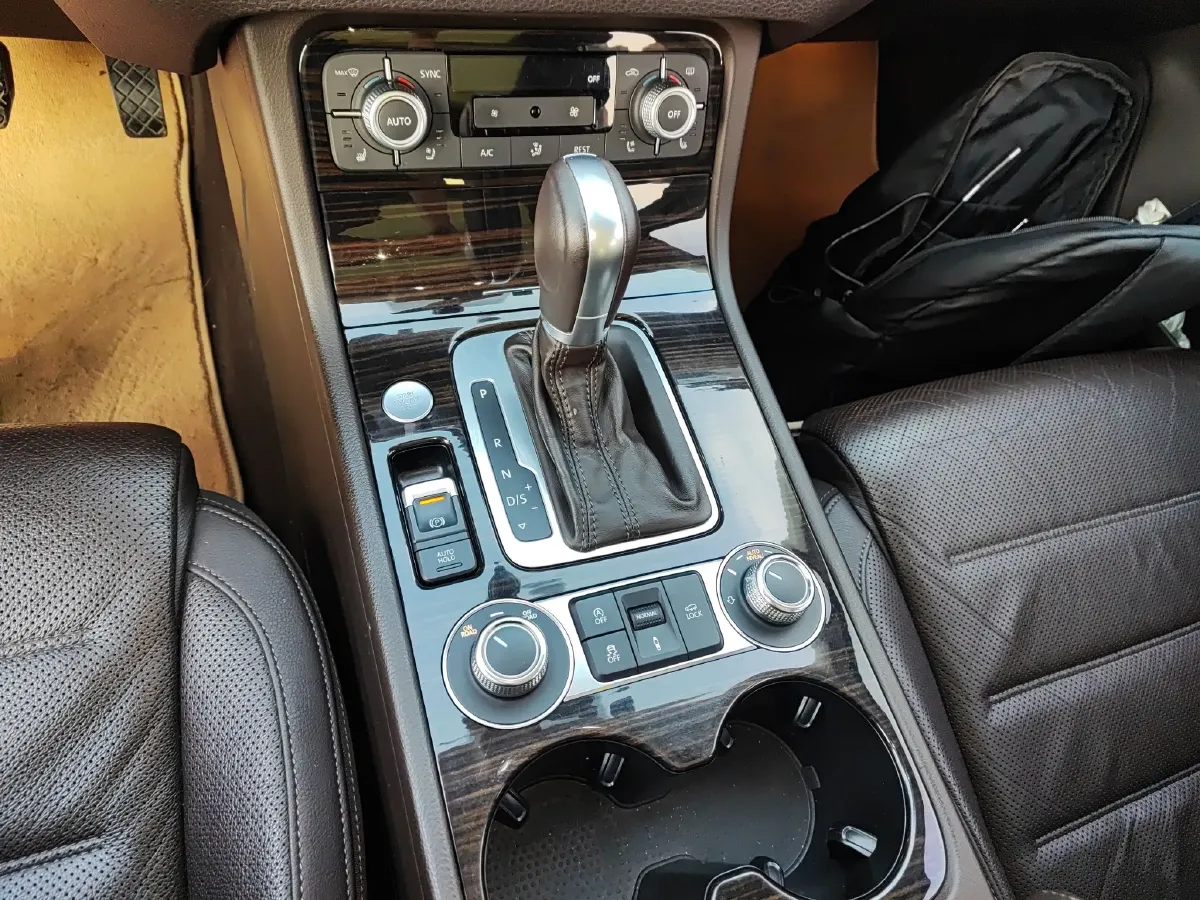 2017 Volkswagen Touareg 3.0T 320HP V6 8AT,autocango,china used car exporter,china ev exporter,chinese used car exporter,chinese used ev exporter