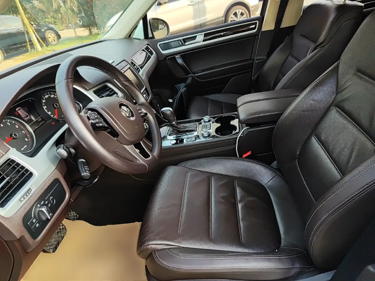 2017 Volkswagen Touareg 3.0T 320HP V6 8AT,autocango,china used car exporter,china ev exporter,chinese used car exporter,chinese used ev exporter