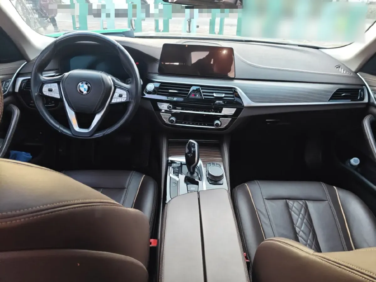 2020 BMW 5 Series 2.0T 184HP L4 8AT PHEV 17.7KWH,autocango,china used car exporter,china ev exporter,chinese used car exporter,chinese used ev exporter