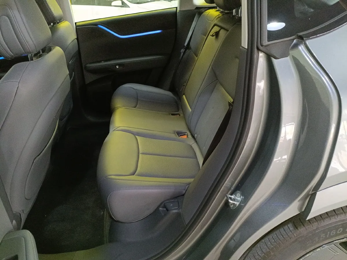 2025 Xpeng G6 BEV 68.5KWH,autocango,china used car exporter,china ev exporter,chinese used car exporter,chinese used ev exporter