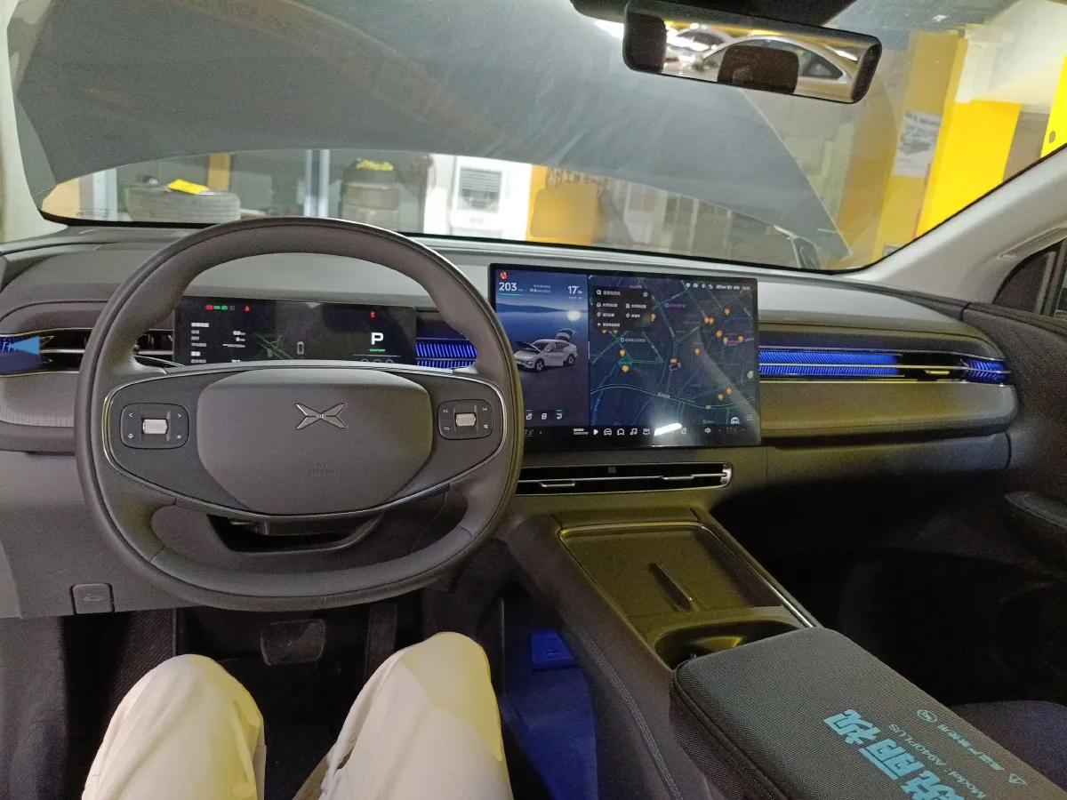 2025 Xpeng G6 BEV 68.5KWH,autocango,china used car exporter,china ev exporter,chinese used car exporter,chinese used ev exporter