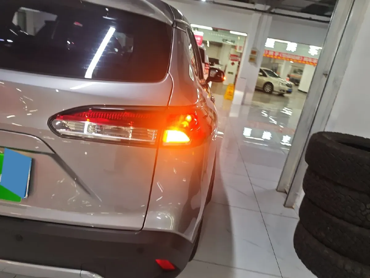 2023 Toyota Corolla Cross 2.0L 152HP L4 E-CVT Hybrid,autocango,china used car exporter,china ev exporter,chinese used car exporter,chinese used ev exporter