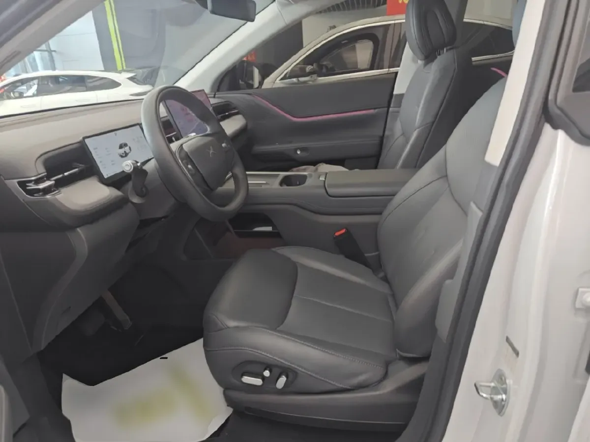 2025 Xpeng G6 BEV 68.5KWH,autocango,china used car exporter,china ev exporter,chinese used car exporter,chinese used ev exporter