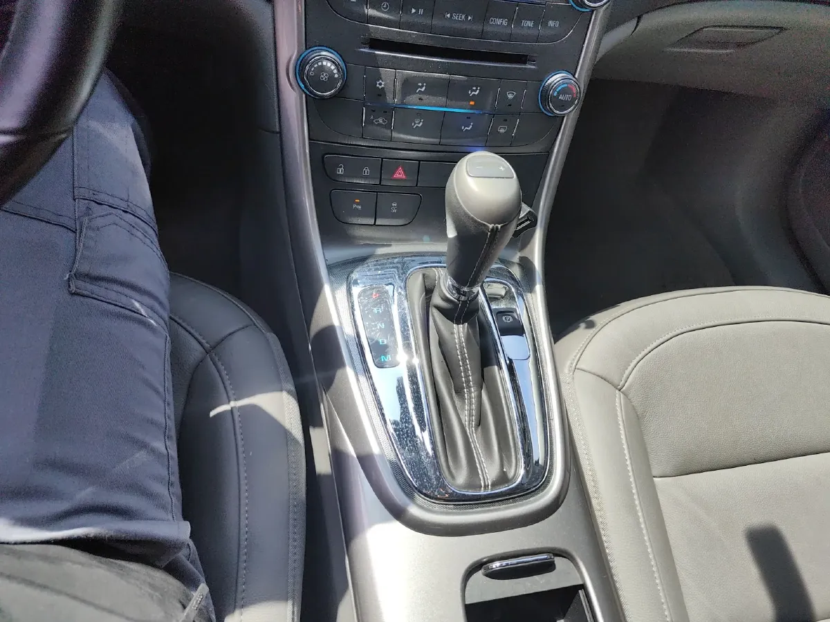 2014 Chevrolet Malibu 2.0L 154HP L4 6AT,autocango,china used car exporter,china ev exporter,chinese used car exporter,chinese used ev exporter