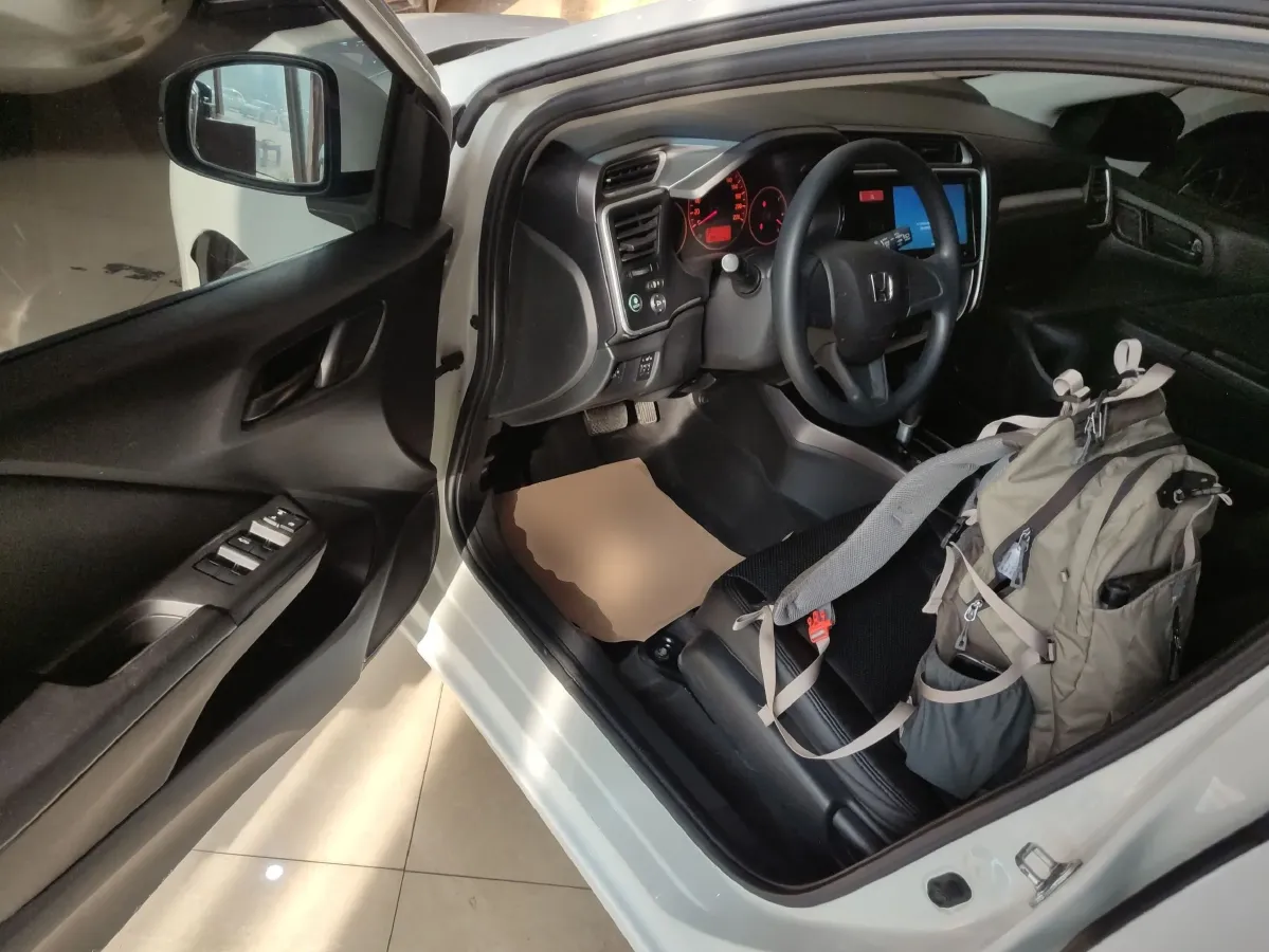 2017 Honda Gienia 1.5L 131HP L4 CVT,autocango,china used car exporter,china ev exporter,chinese used car exporter,chinese used ev exporter