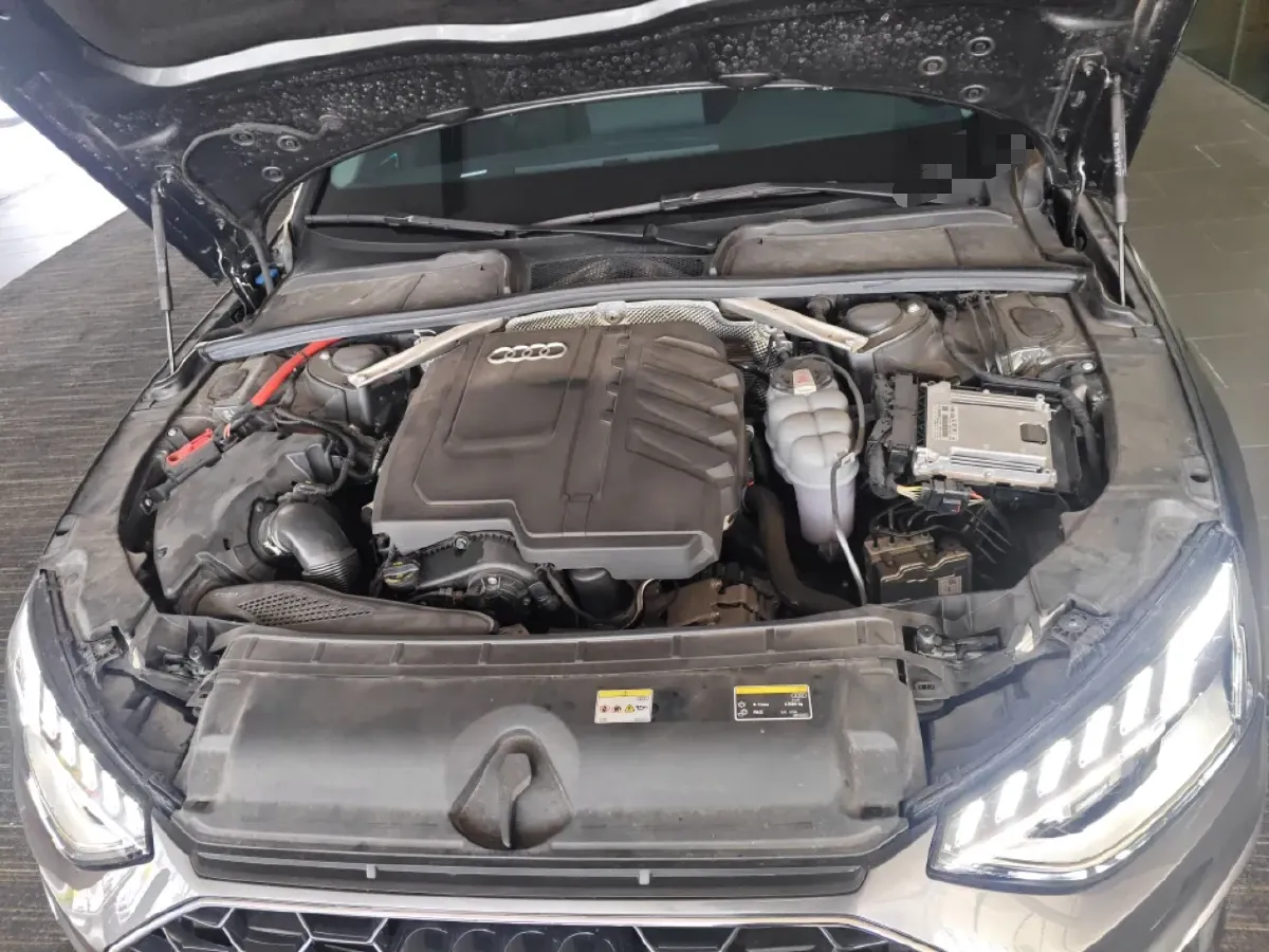 2023 Audi A4L 2.0T 190HP L4 7DCT,autocango,china used car exporter,china ev exporter,chinese used car exporter,chinese used ev exporter