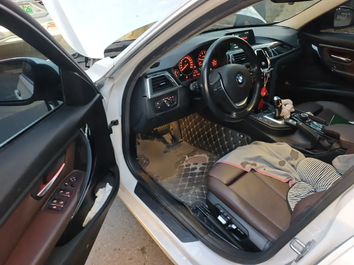 2018 BMW 3 Series 2.0T 184HP L4 8AT,autocango,china used car exporter,china ev exporter,chinese used car exporter,chinese used ev exporter