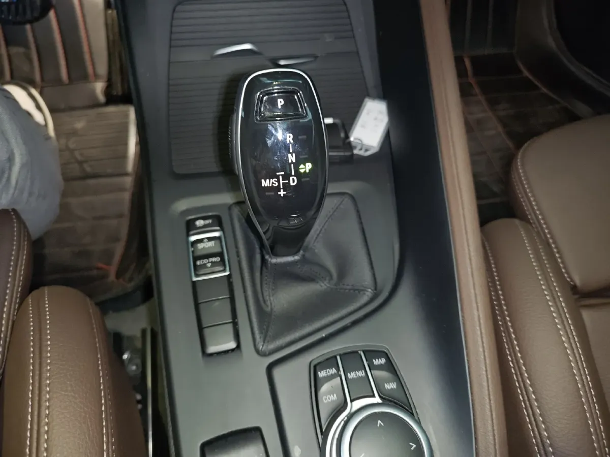 2020 BMW X1 2.0T 192HP L4 7DCT,autocango,china used car exporter,china ev exporter,chinese used car exporter,chinese used ev exporter