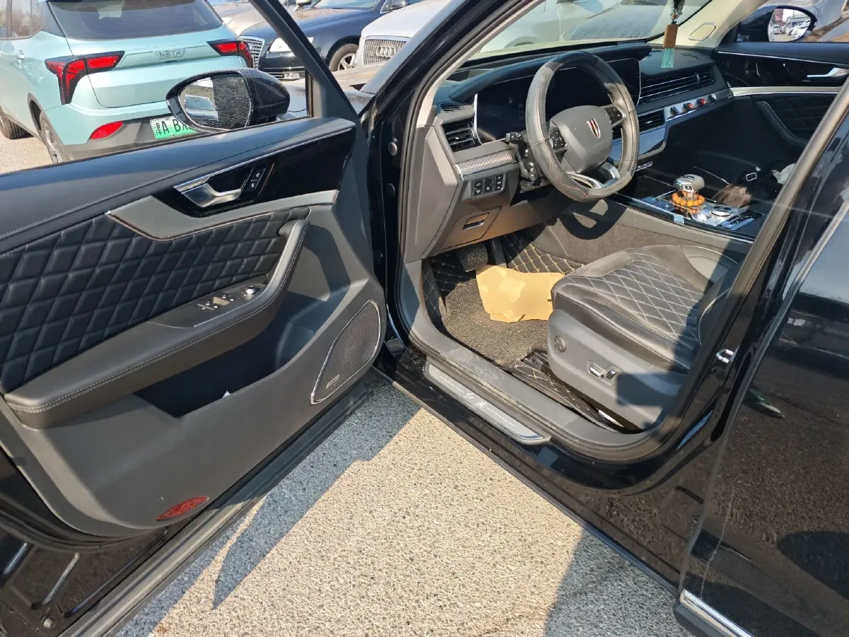 2019 HongQi HS5 2.0T 224HP L4 6AT,autocango,china used car exporter,china ev exporter,chinese used car exporter,chinese used ev exporter