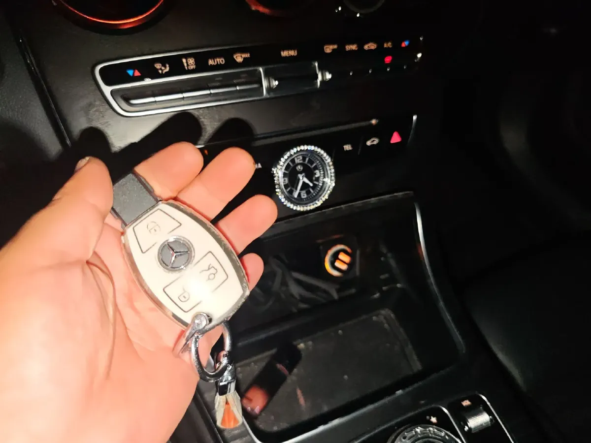 2017 Mercedes-Benz C Class 2.0T 184HP L4 9AT,autocango,china used car exporter,china ev exporter,chinese used car exporter,chinese used ev exporter