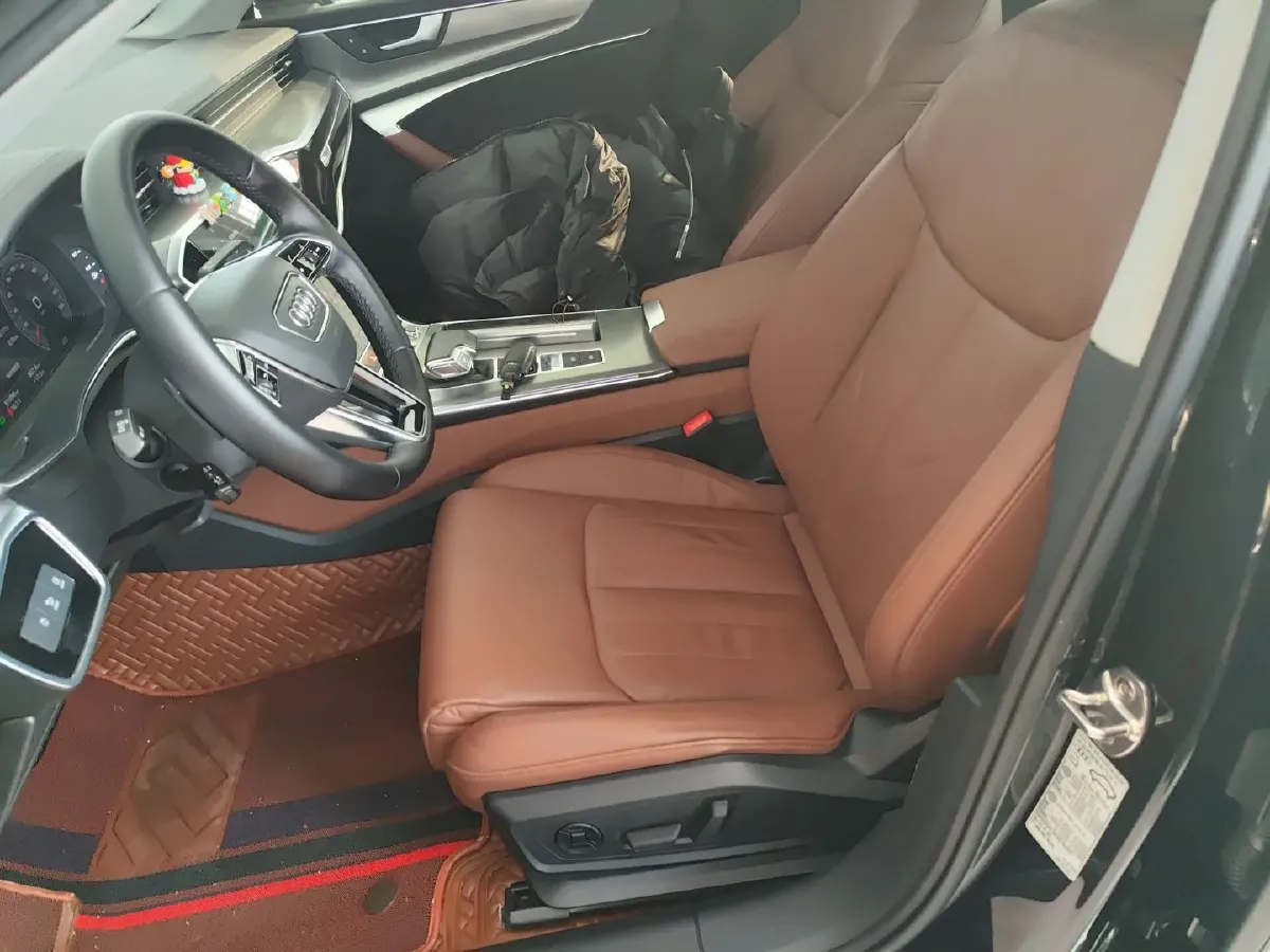 2022 Audi A6L 2.0T 190HP L4 7DCT,autocango,china used car exporter,china ev exporter,chinese used car exporter,chinese used ev exporter