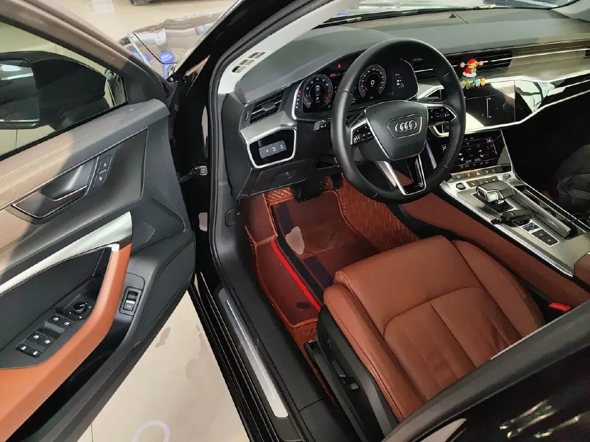 2022 Audi A6L 2.0T 190HP L4 7DCT,autocango,china used car exporter,china ev exporter,chinese used car exporter,chinese used ev exporter