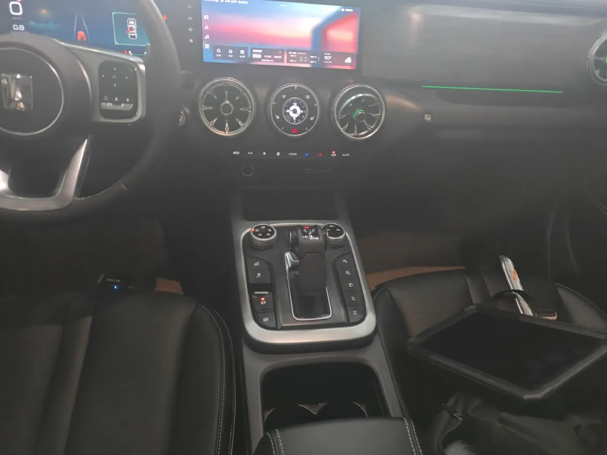 2024 Tank 300 2.0T 227HP L4 8AT,autocango,china used car exporter,china ev exporter,chinese used car exporter,chinese used ev exporter