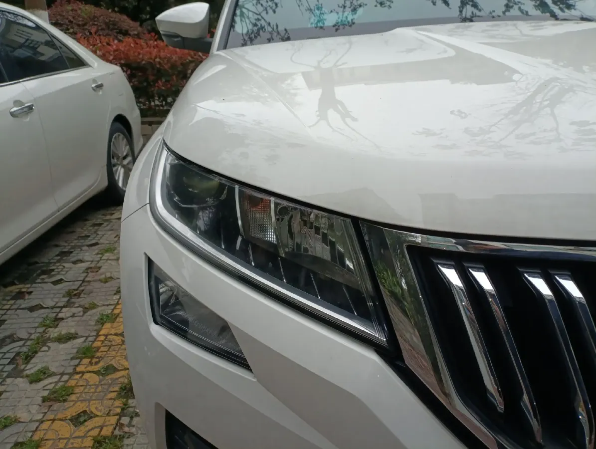 2017 Skoda Kodiak 1.8T 180HP L4 7DCT,autocango,china used car exporter,china ev exporter,chinese used car exporter,chinese used ev exporter