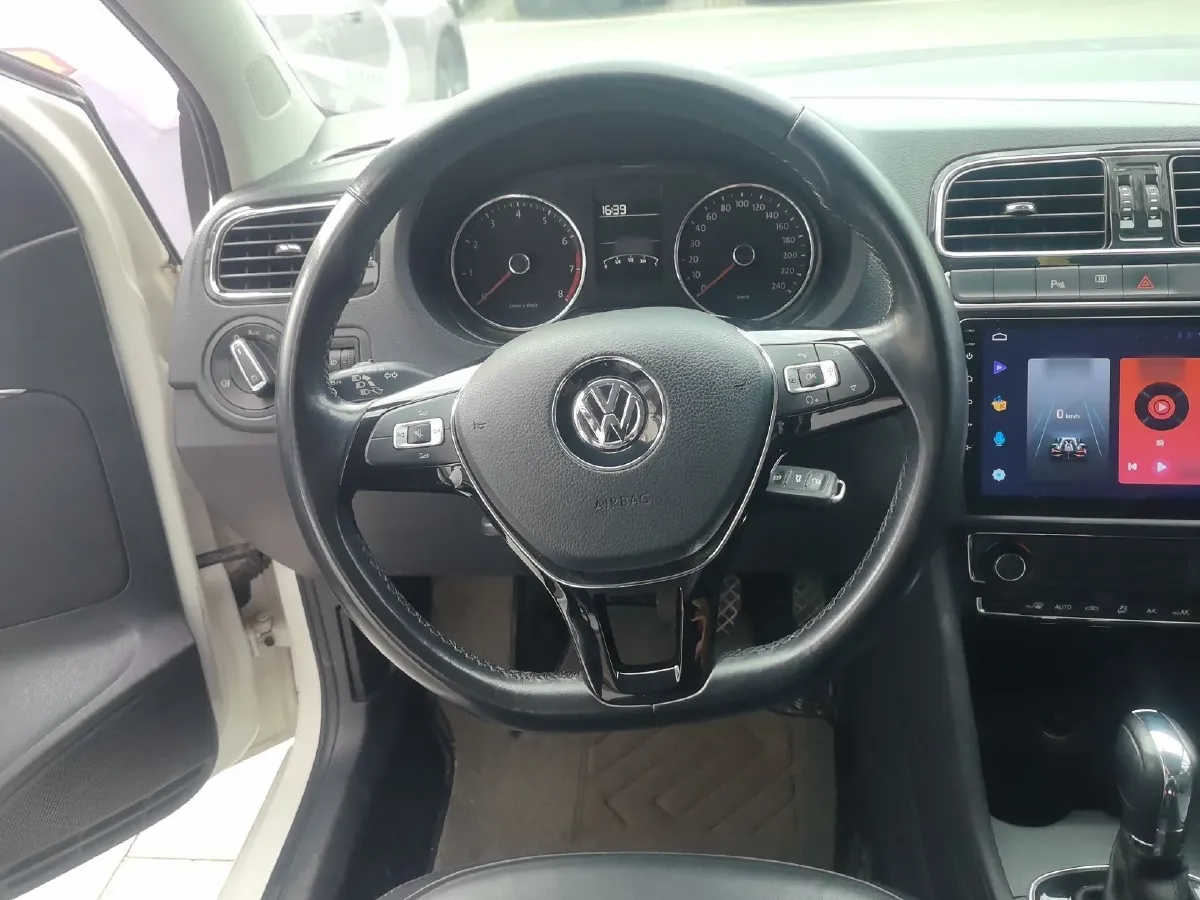 2014 Volkswagen Polo 1.6L 110HP L4 6AT,autocango,china used car exporter,china ev exporter,chinese used car exporter,chinese used ev exporter