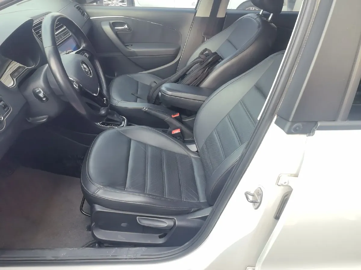 2014 Volkswagen Polo 1.6L 110HP L4 6AT,autocango,china used car exporter,china ev exporter,chinese used car exporter,chinese used ev exporter