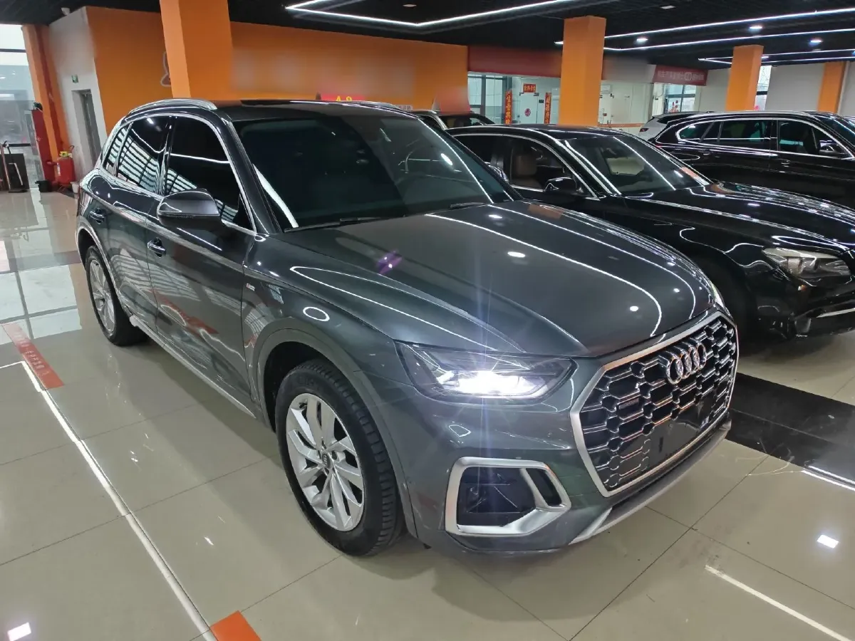 2021 Audi Q5L 2.0T 190HP L4 7DCT,autocango,china used car exporter,china ev exporter,chinese used car exporter,chinese used ev exporter