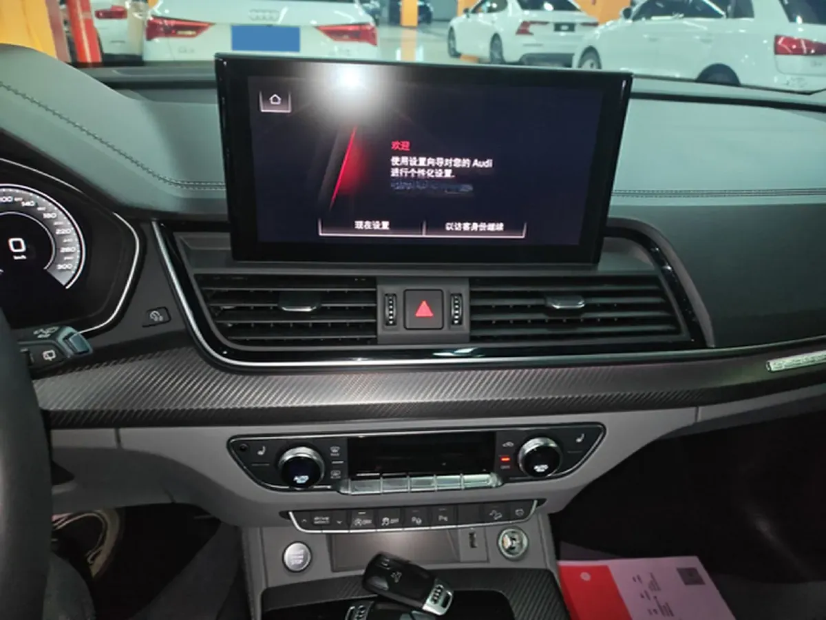 2021 Audi Q5L 2.0T 190HP L4 7DCT,autocango,china used car exporter,china ev exporter,chinese used car exporter,chinese used ev exporter